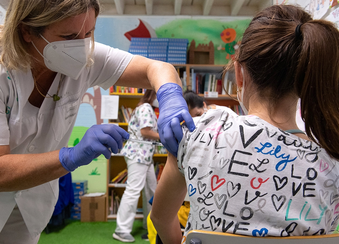 REPOR - Primeras imágenes de la vacunación de niños en Extremadura