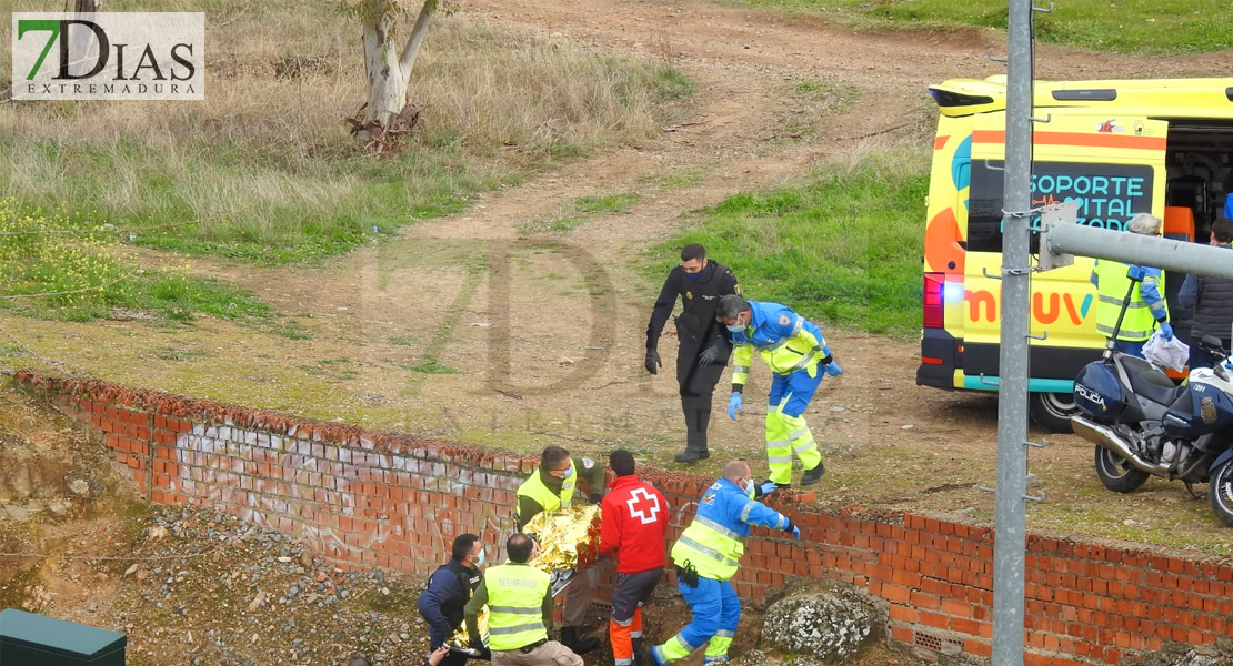 Encuentran a una persona herida en las vías del tren en Badajoz