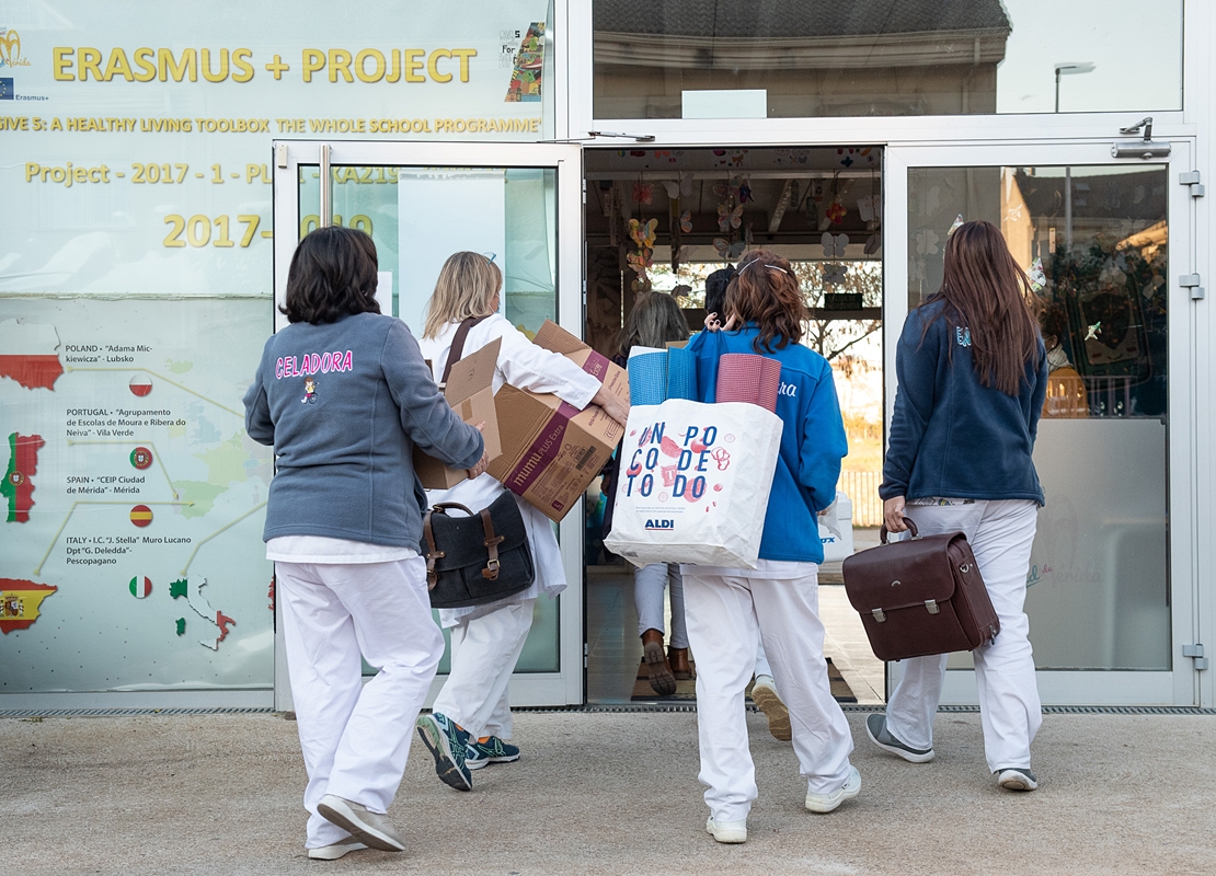 REPOR - Primeras imágenes de la vacunación de niños en Extremadura