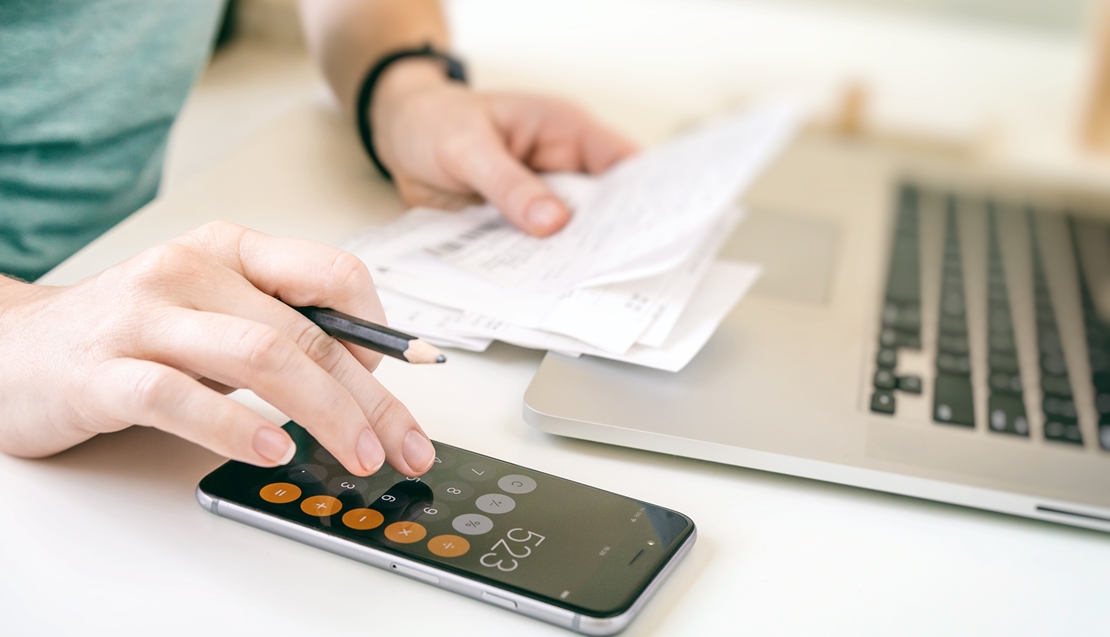 La luz marca su precio más bajo en casi dos meses