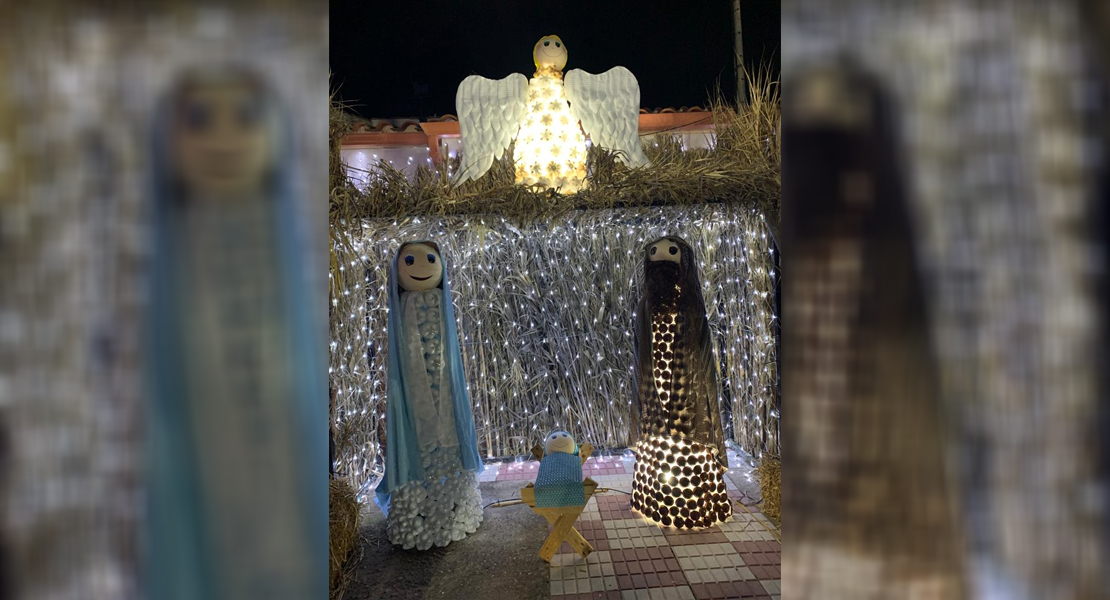 Palazuelo adorna sus calles con material reciclado durante la Navidad