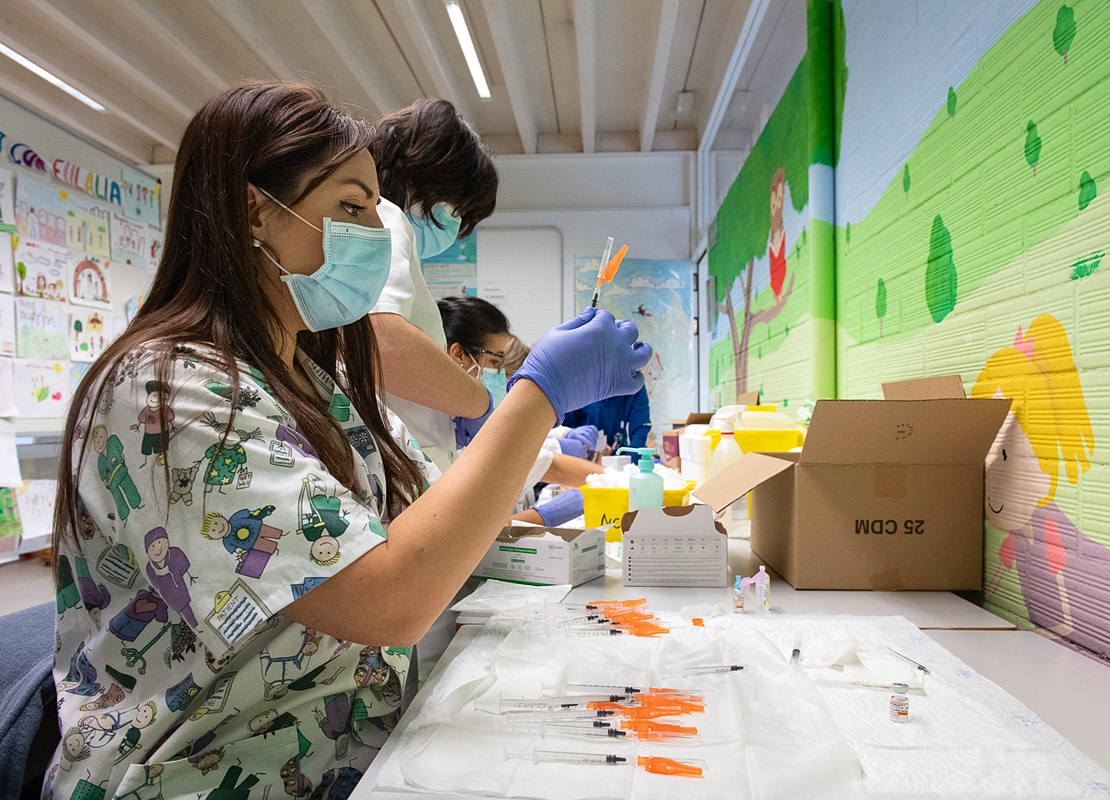 REPOR - Primeras imágenes de la vacunación de niños en Extremadura