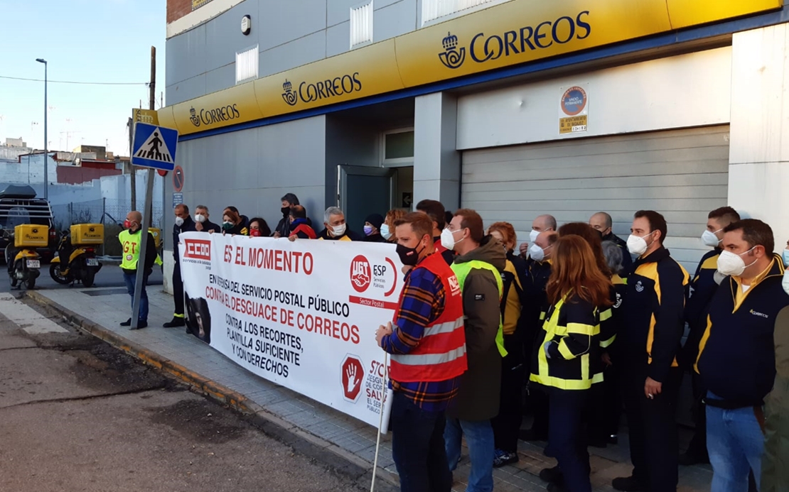 Nueva concentración contra la prueba-piloto de Correos en Badajoz