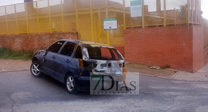 Nuevo incendio de vehículo en las calles pacenses