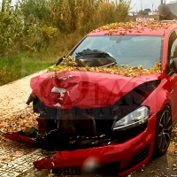 Aparece un coche accidentado pero sin conductor en Badajoz
