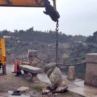 Reparan los daños en el acceso al puente romano de Alcántara