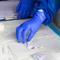 Las farmacias extremeñas se quedan sin test de antígenos