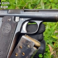 Detienen a dos vecinos de Alburquerque por tráfico de drogas y tenencia ilícita de armas