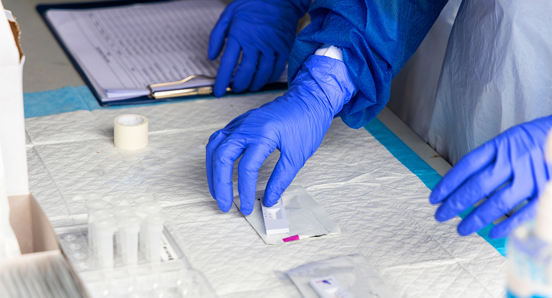 Las farmacias extremeñas se quedan sin test de antígenos