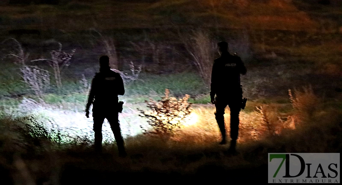 Imágenes de la búsqueda del joven en el entorno del río Guadiana (Badajoz)