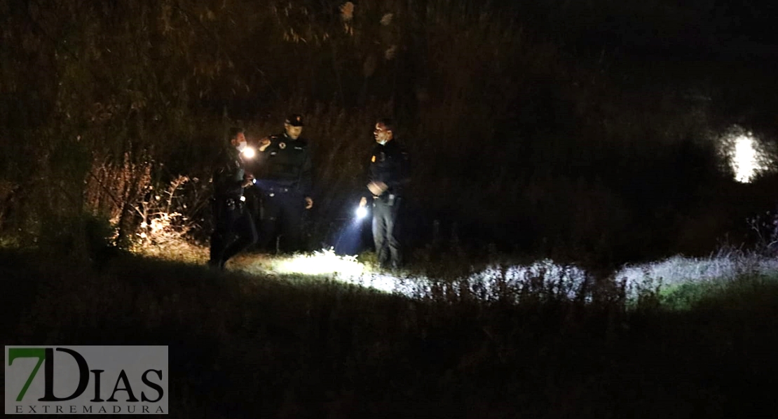 Imágenes de la búsqueda del joven en el entorno del río Guadiana (Badajoz)