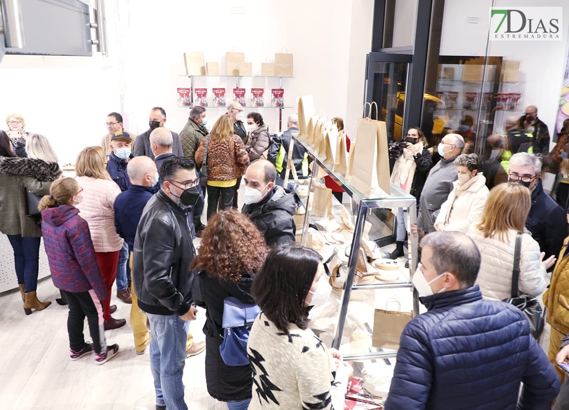 Imágenes de la inauguración de la Oficina de Turismo de San Vicente de Alcántara