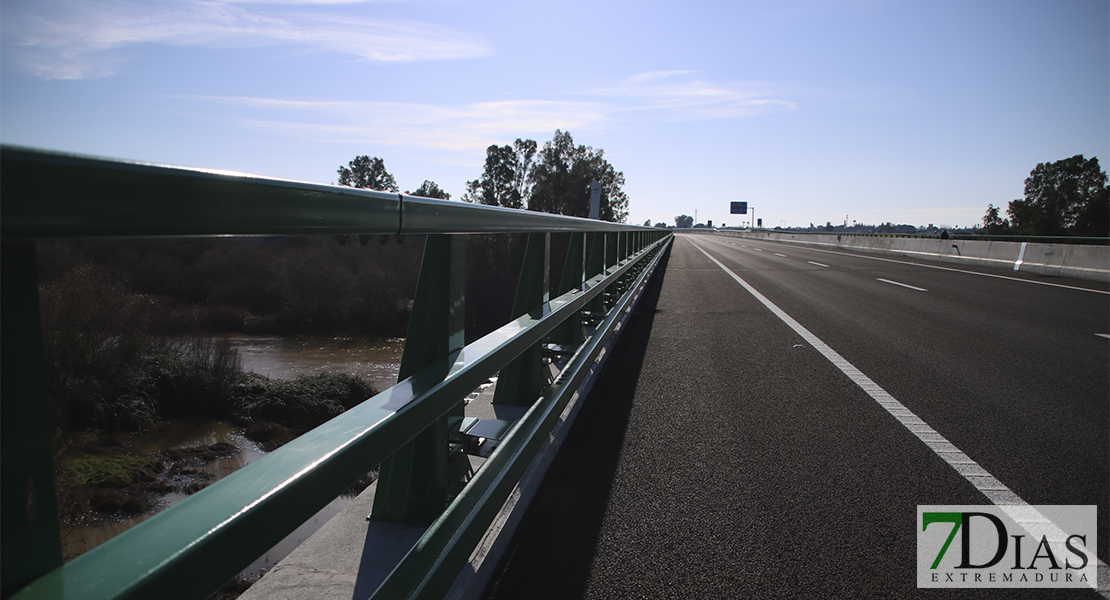 Inauguración del primer tramo de la Ronda Sur y el Puente 25 de abril en Badajoz