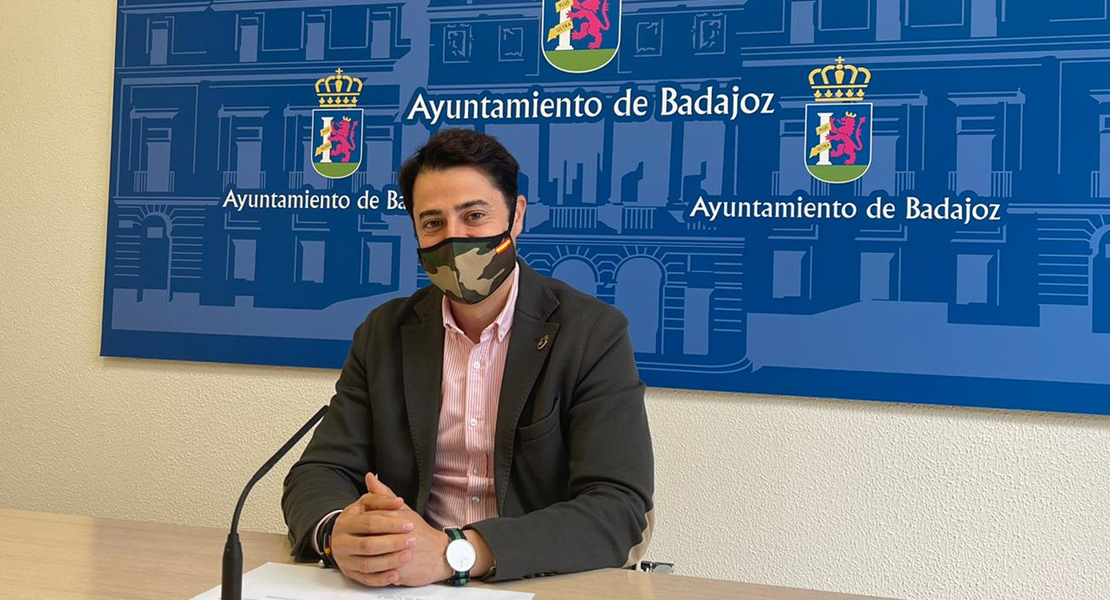 Vélez presenta moción sobre el Centro Ibérico de Energías que Badajoz ha perdido