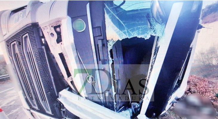 Accidente de tráfico con atrapado en la incorporación a la A-66 cerca de Plasencia