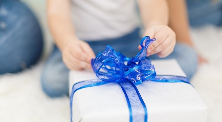 CaixaBank reparte cerca de 300 regalos a niños y niñas en situación de pobreza en Extremadura