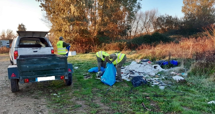 La CHG realiza trabajos de limpieza en los márgenes del río Gévora