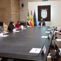 El Consejo de Gobierno aprueba una subida salarial para empleados públicos de Extremadura