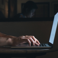 ESTUDIO - Los jóvenes extremeños comienzan a ver pornografía entre los 12 y 14 años