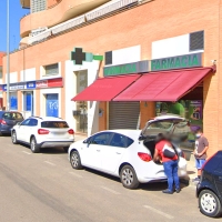 Un menor de edad entra a robar a punta de cuchillo en una farmacia de la capital extremeña