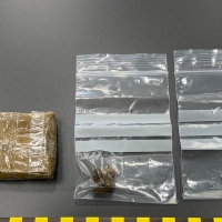 Tres jóvenes intentan huir de la Guardia Civil y uno de ellos es detenido (CC)