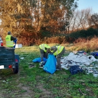 La CHG realiza trabajos de limpieza en las márgenes del río Gévora