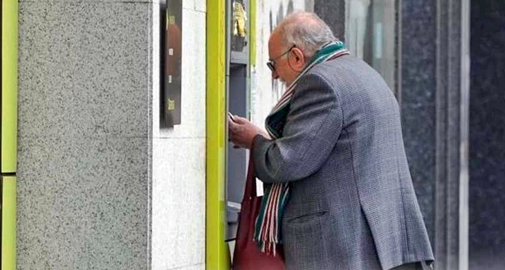 Instan al Gobierno a regular la exclusión financiera que sufren 10 millones de personas mayores