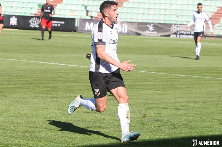 Felipe Alfonso renueva hasta final de temporada con el AD Mérida