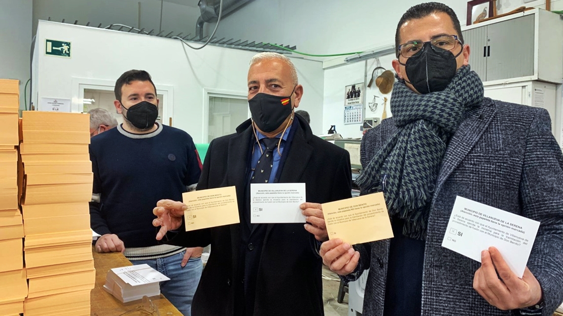 Fusión Don Benito- Villanueva: Visita a la Imprenta donde se imprimen las papeletas y documentación