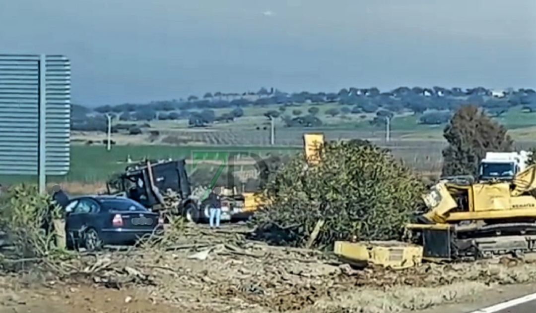 Un accidente provoca una gran retención en la autovía a la salida de Mérida