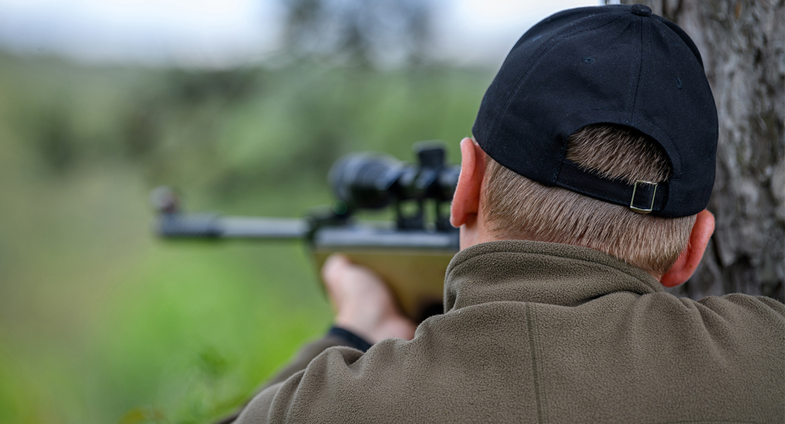 Ecologistas Extremadura pide prohibir a los cazadores tener armas en casa