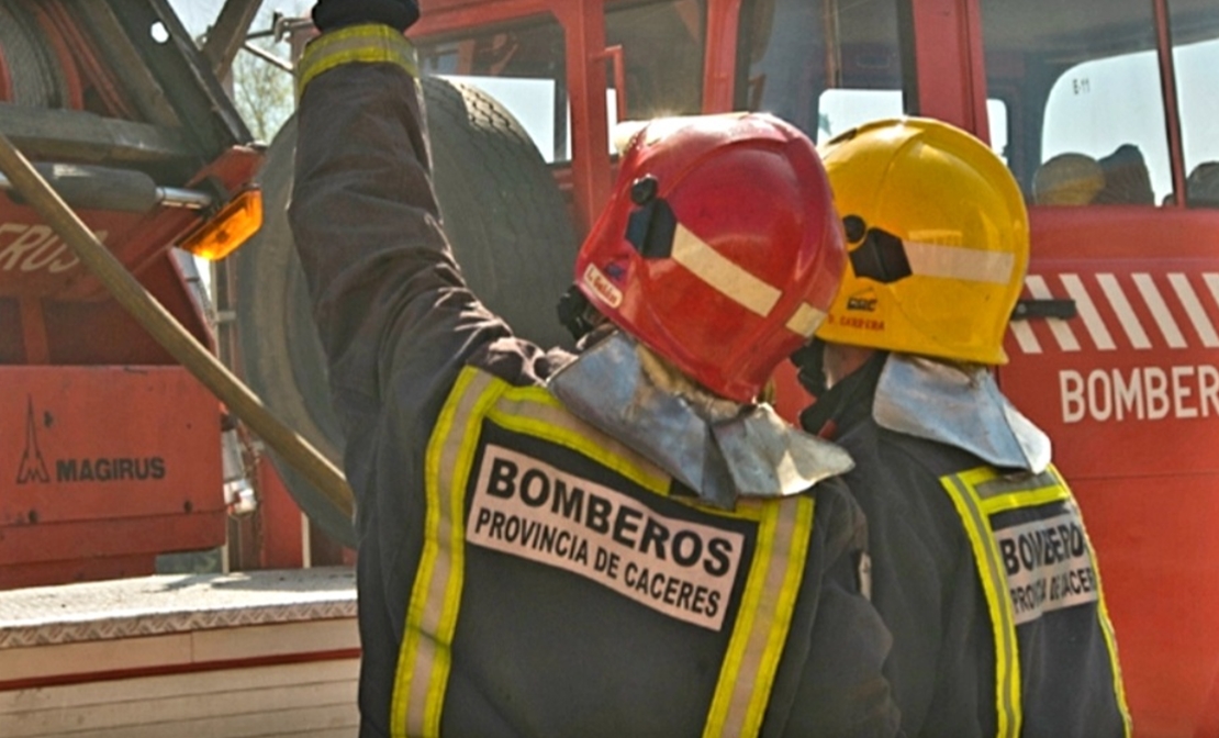 Trágico incendio en Extremadura: Muere una joven de 35 años y un niño de 7 en la Vera