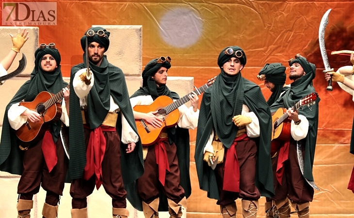 SEMIFINAL COMBA: Actuación y entrevista de la murga Los Charramangueros