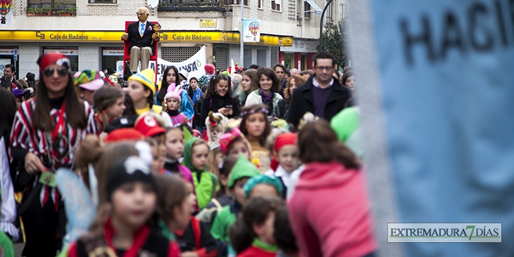 Las Candelas de Santa Marina dan el pistoletazo de salida al Carnaval de Badajoz