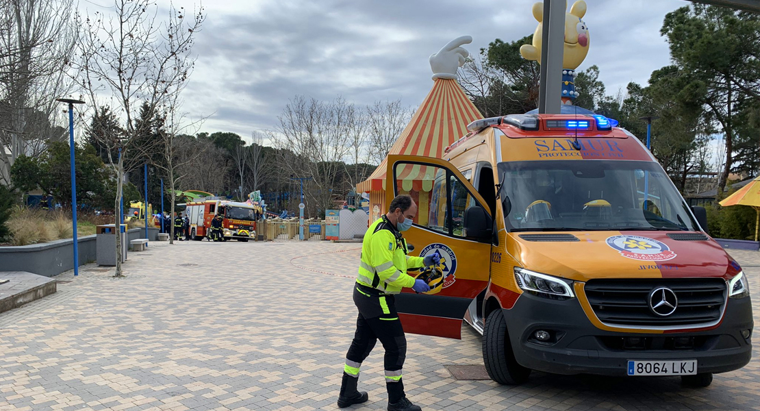 13 heridos al derrumbarse parte del techo del auditorio del Parque de Atracciones de Madrid