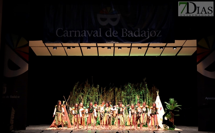 SEMIFINAL COMBA: Actuación y entrevista de la murga Los Minifolk