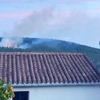 Bomberos Forestales de Extremadura actúan en un incendio en la Sierra de Gata