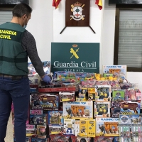 Intervenidos miles de juguetes falsos y artificios pirotécnicos peligrosos para la salud y la seguridad