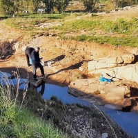 Trabajos por vertidos contaminantes en el extremeño Arroyo del Husero