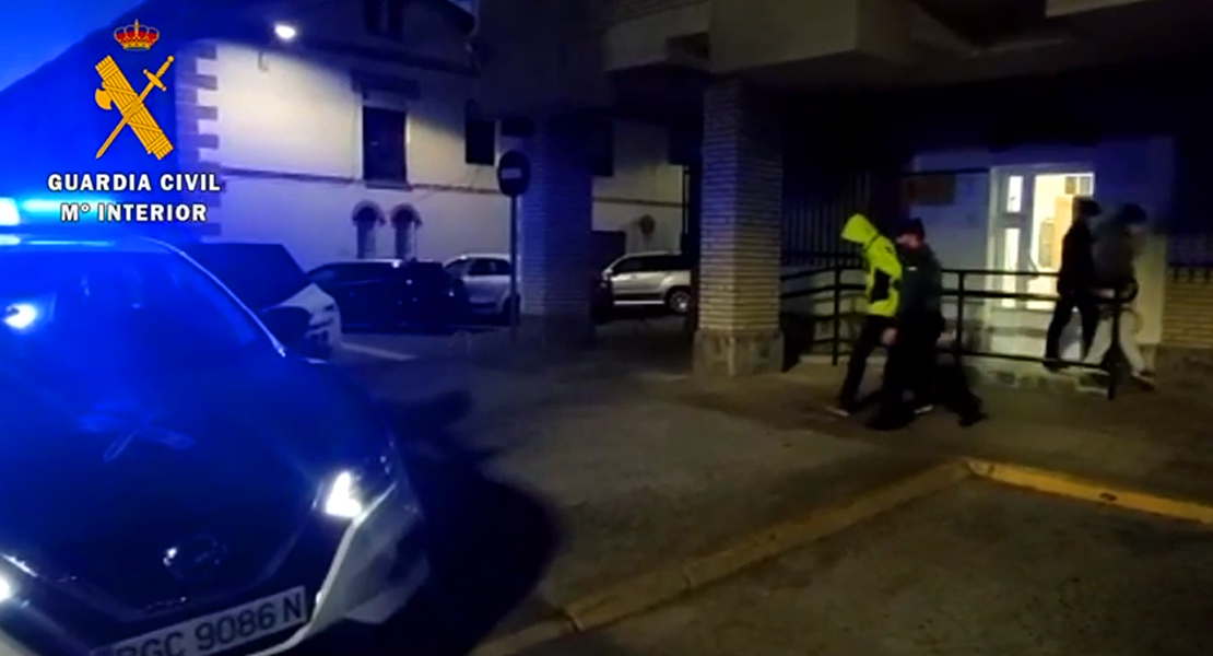 Interceptan a dos jóvenes ladrones cuando huían tras robar en un bar de Navalvillar de Ibor (CC)