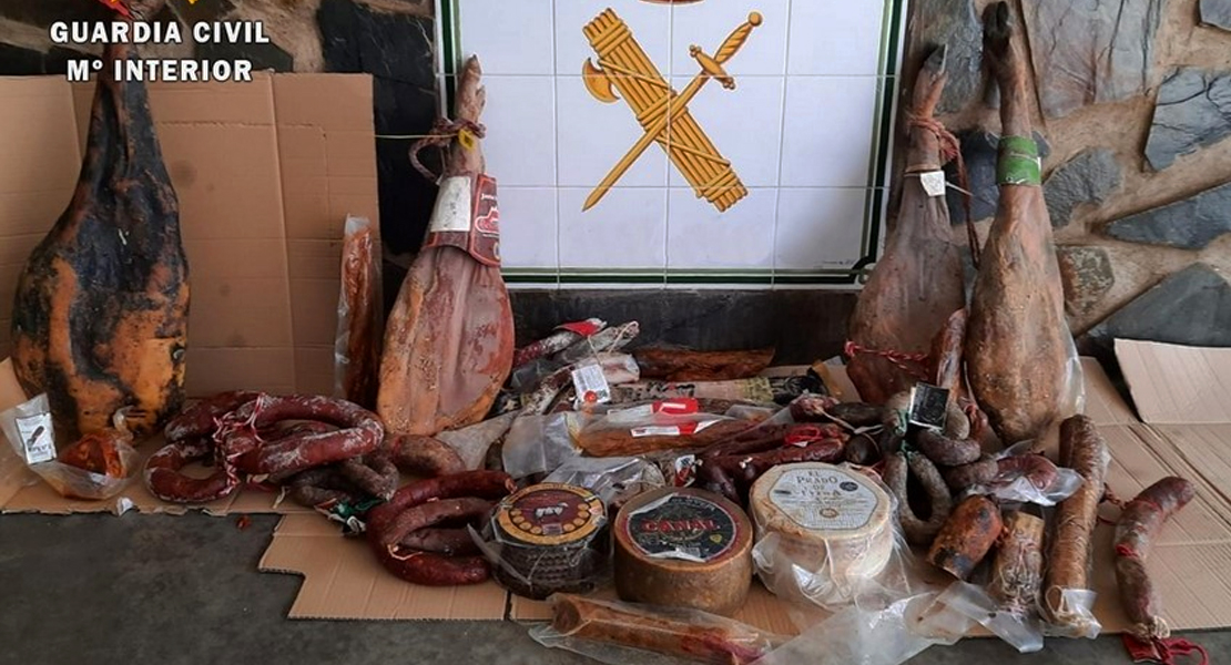 Guarda en casa los jamones, embutido y quesos robados en el mercado de abastos de Barcarrota
