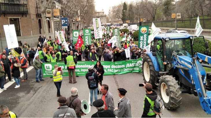 Más de 3.000 agricultores y ganaderos de toda España se manifiestan en Madrid