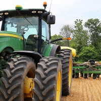 Europa ofrece activar el fondo de crisis para ayudar a los agricultores españoles