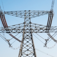 El precio de la luz superará este lunes su récord histórico: 442,54 euros/MWh