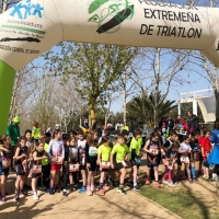 Villafranca de los Barros vibra con el potencial del triatlón extremeño