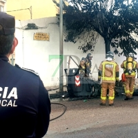 Arde un Punto Limpio en la barriada de San Roque (Badajoz)