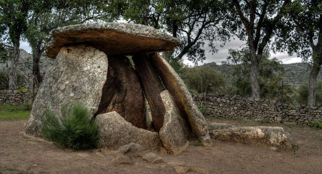 Nueva señalización de la ruta circular del conjunto dolménico de Valencia de Alcántara