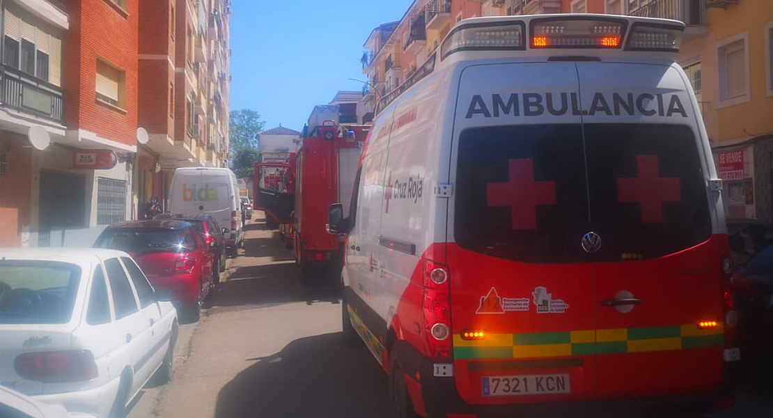 Incendio de vivienda en la calle Las Flores de Badajoz