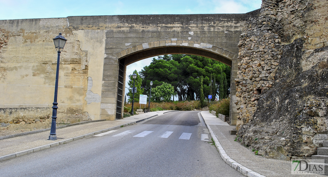 Revientan de madrugada el candado de la Puerta de Carros de la Alcazaba