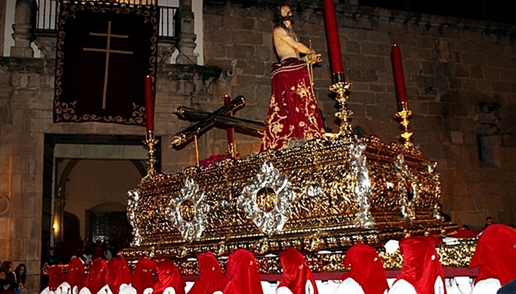 Quejas por la falta de limpieza e iluminación durante la Semana Santa de Mérida